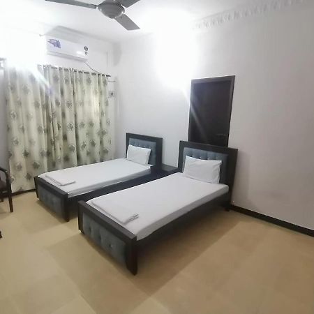 Lux Lounge Guest House Islamabad Exterior photo