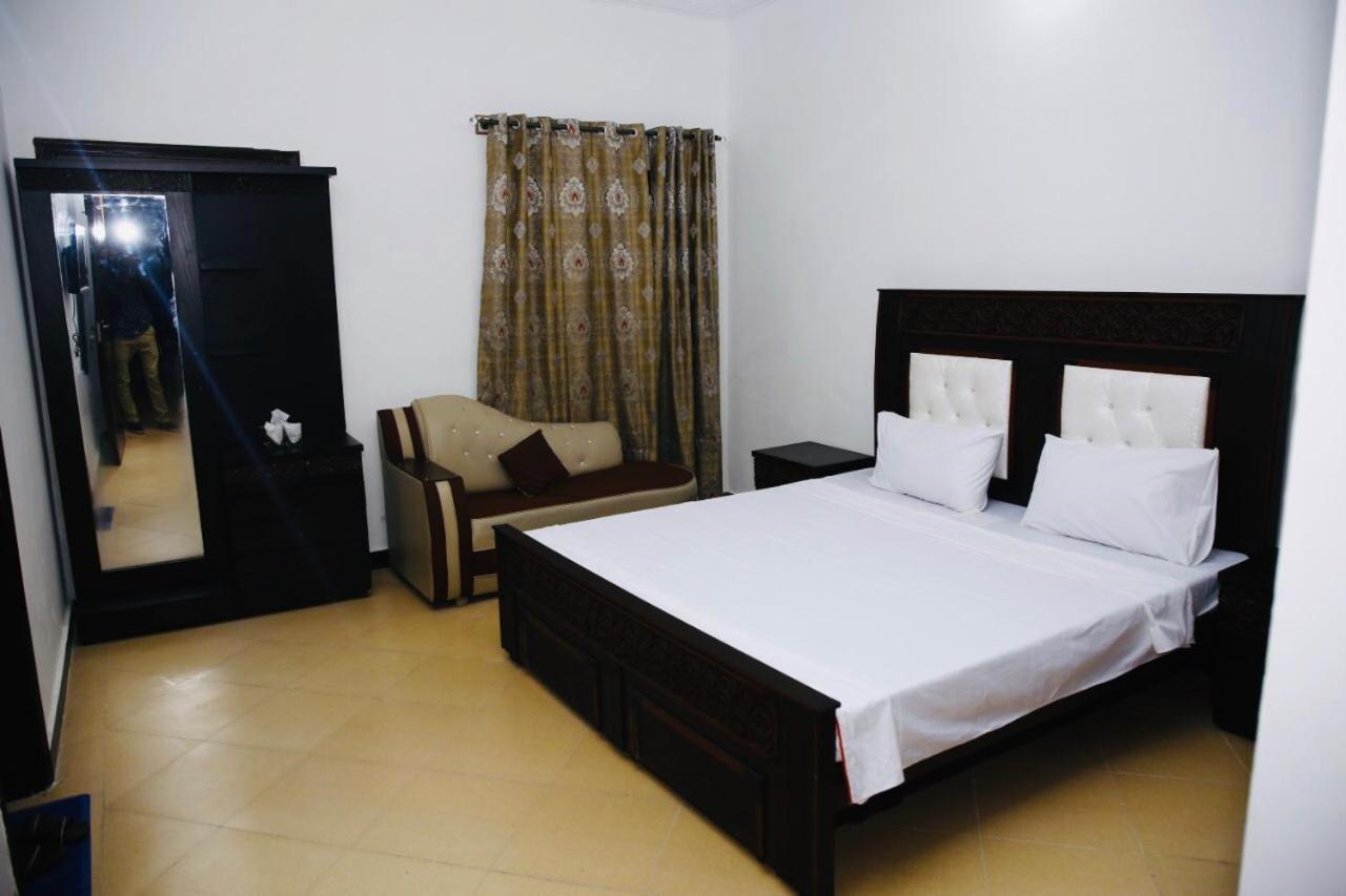 Lux Lounge Guest House Islamabad Exterior photo