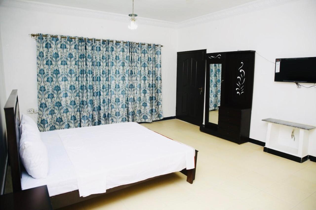 Lux Lounge Guest House Islamabad Exterior photo