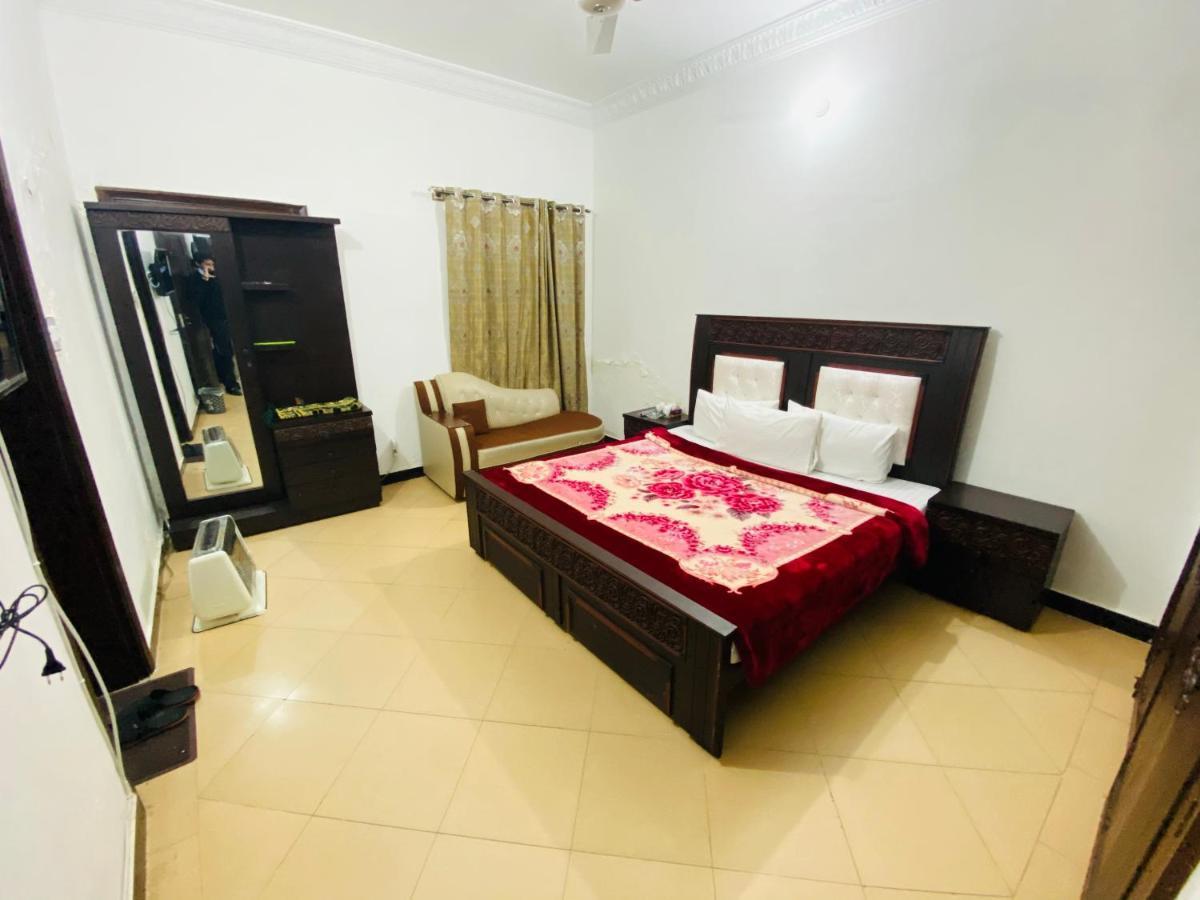 Lux Lounge Guest House Islamabad Exterior photo