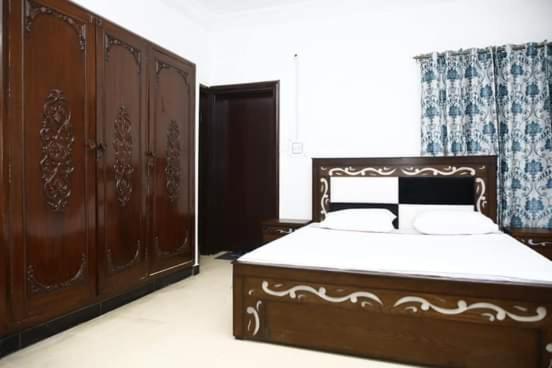 Lux Lounge Guest House Islamabad Exterior photo