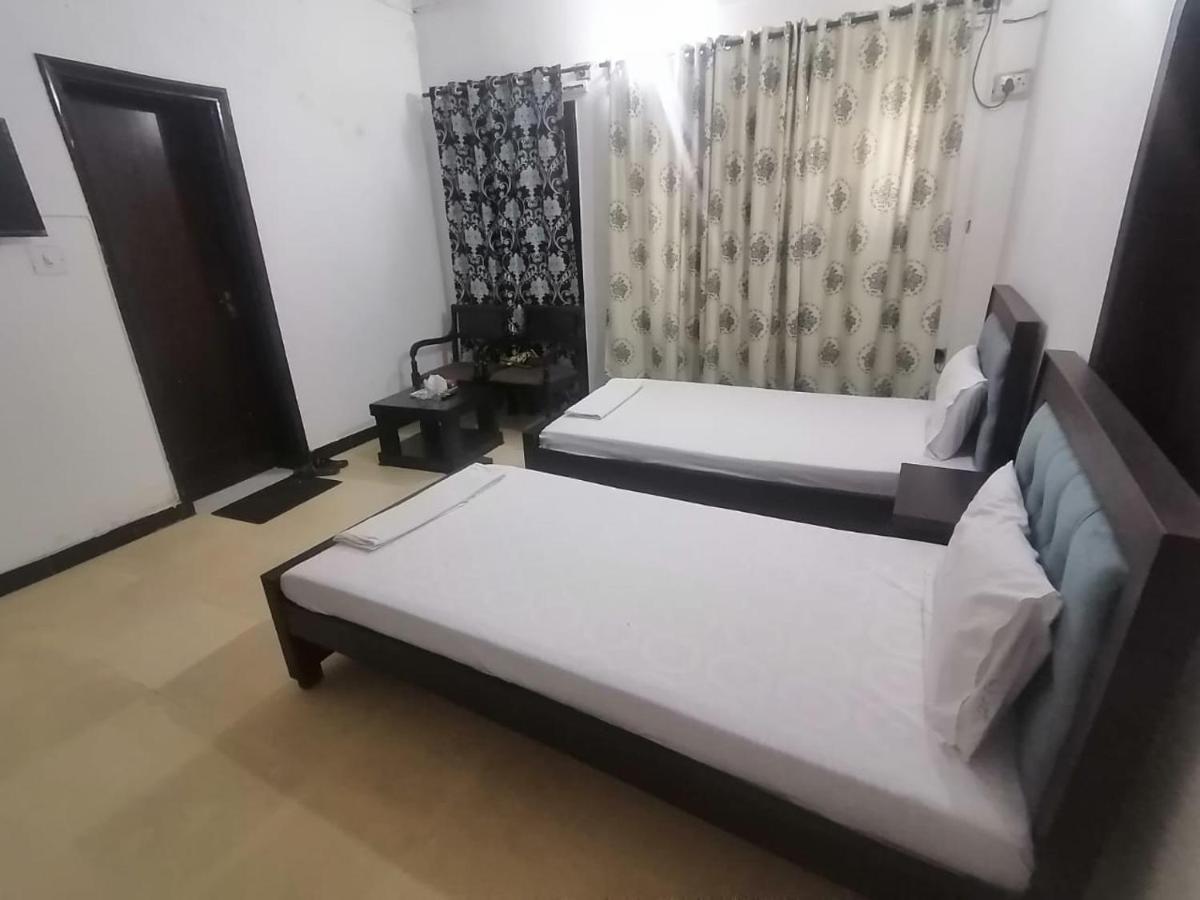 Lux Lounge Guest House Islamabad Exterior photo