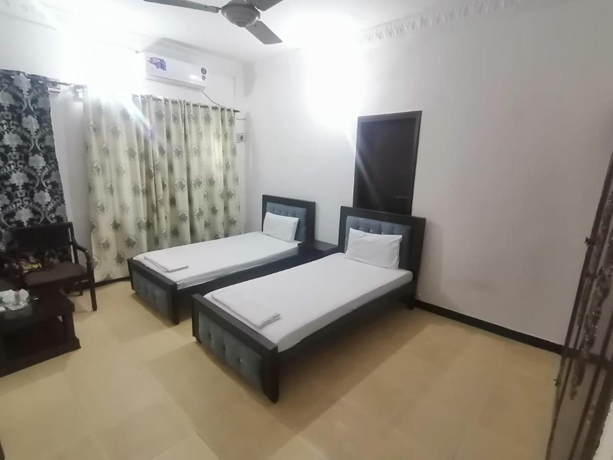 Lux Lounge Guest House Islamabad Exterior photo